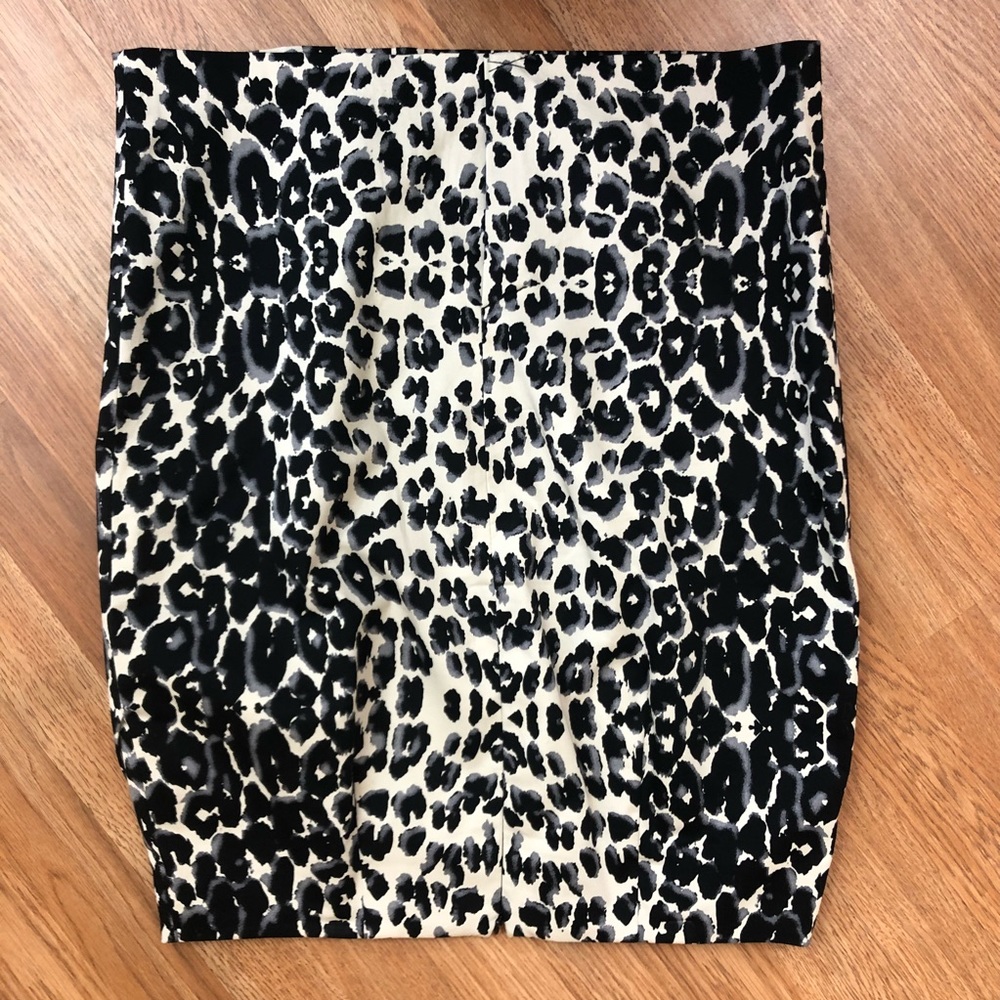 MASSIMO Cheetah Print Pencil Skirt - Picture 3 of 7